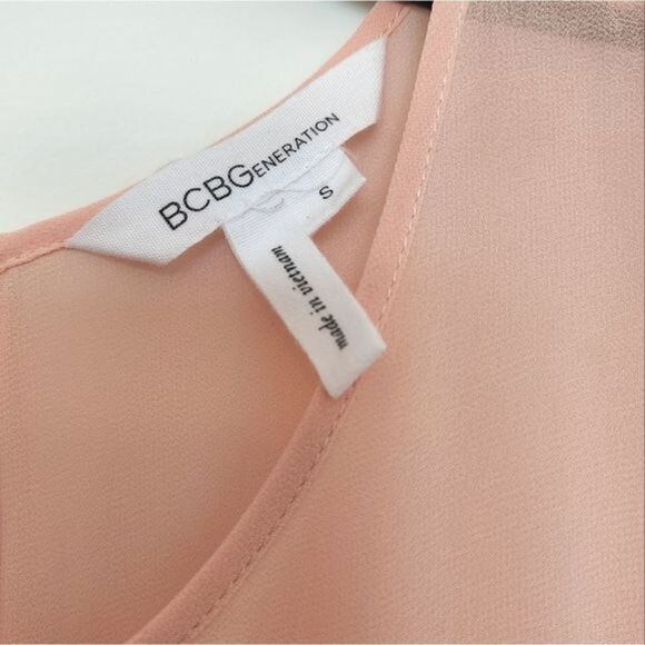 BCBGeneration Sheer Nectar Short-Sleeve Pleated Blouse‎ - Picture 10 of 10